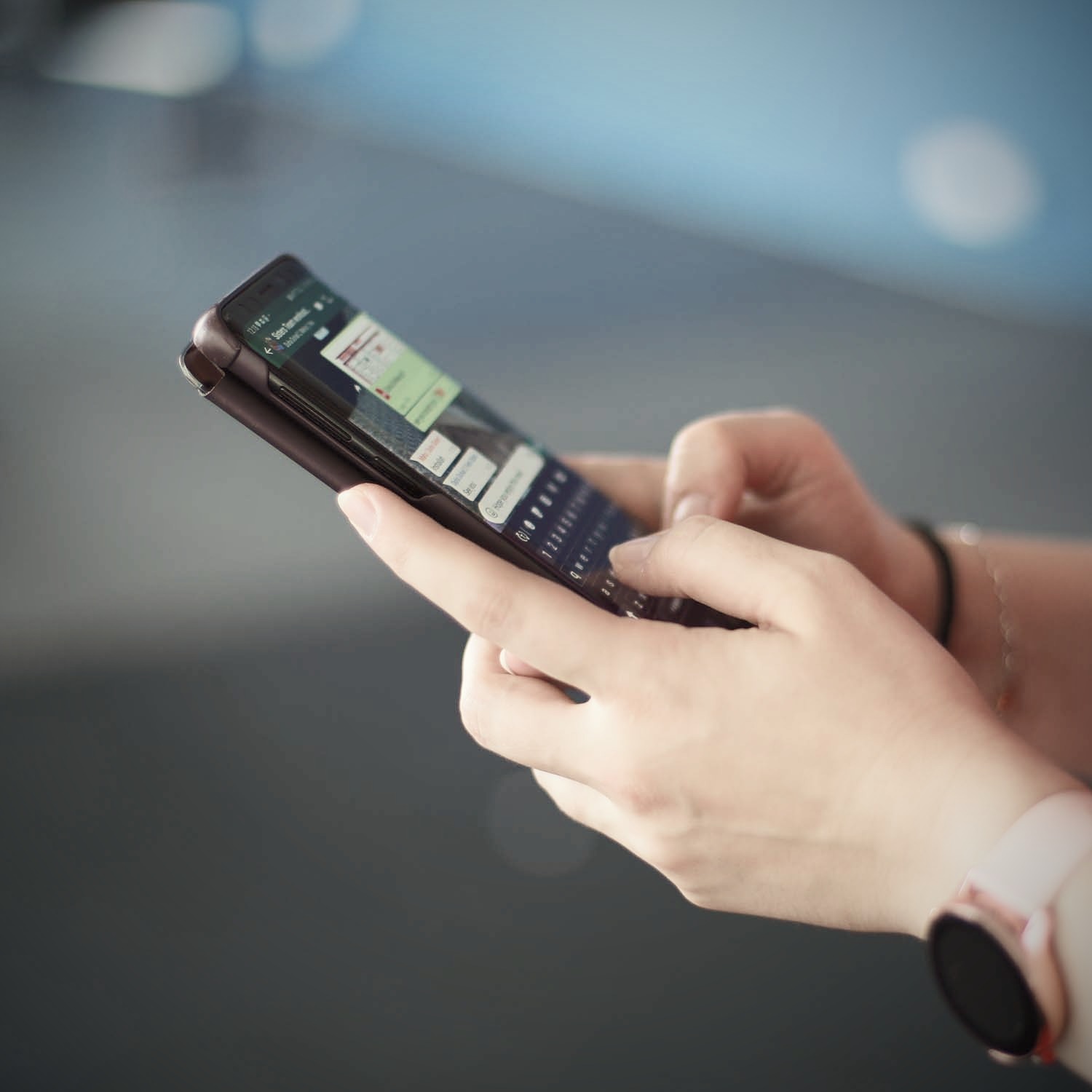 Close-up of Serelle app coaching on a phone.